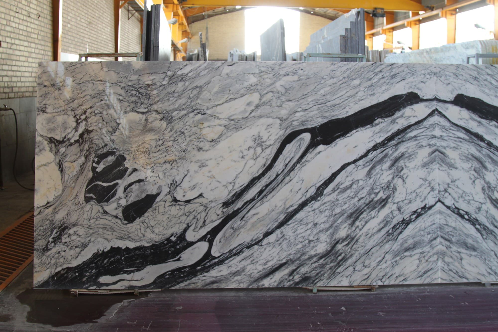 Black & White marble - Premium natural stone surface