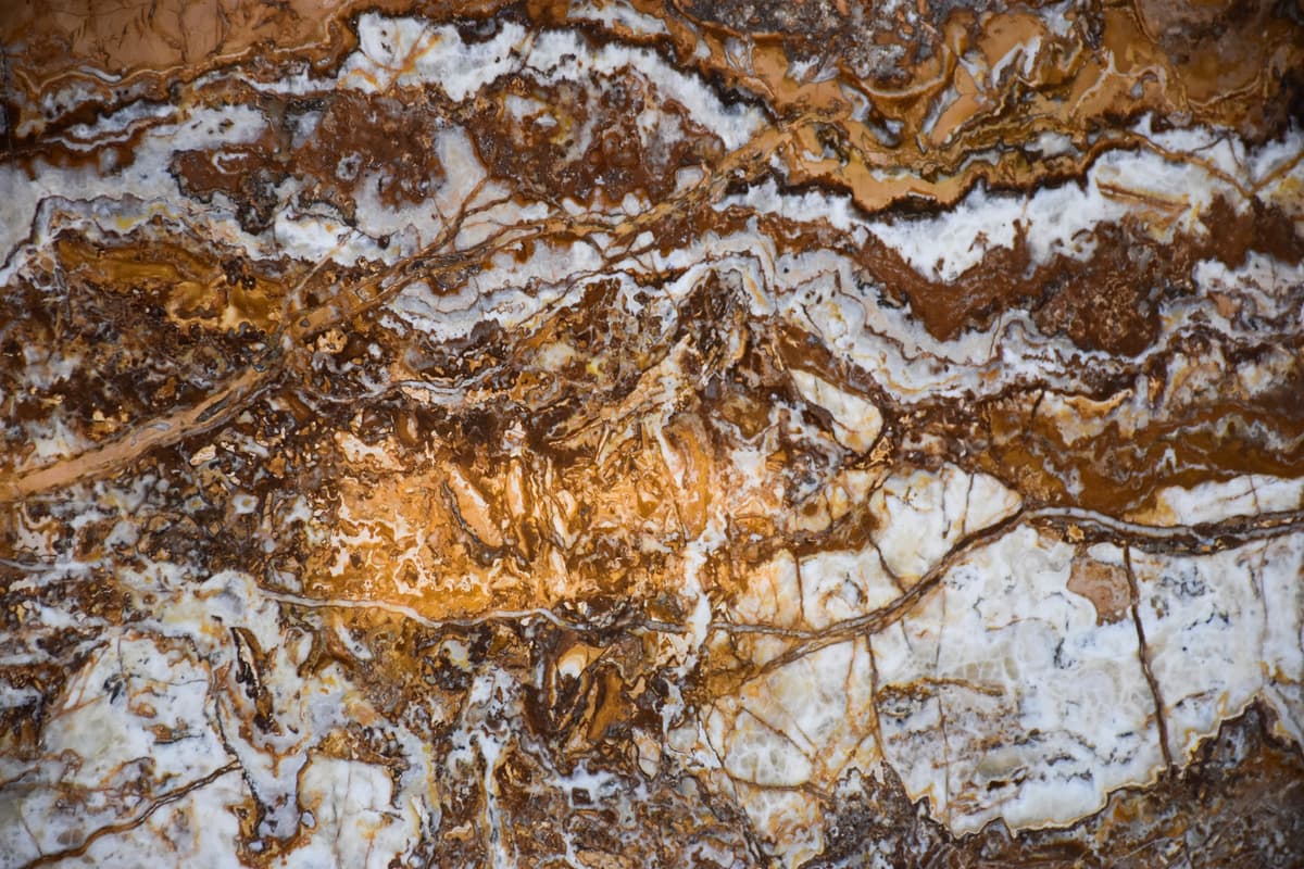 What is Traonyx? Geology, Translucency, and Travertine vs. Onyx