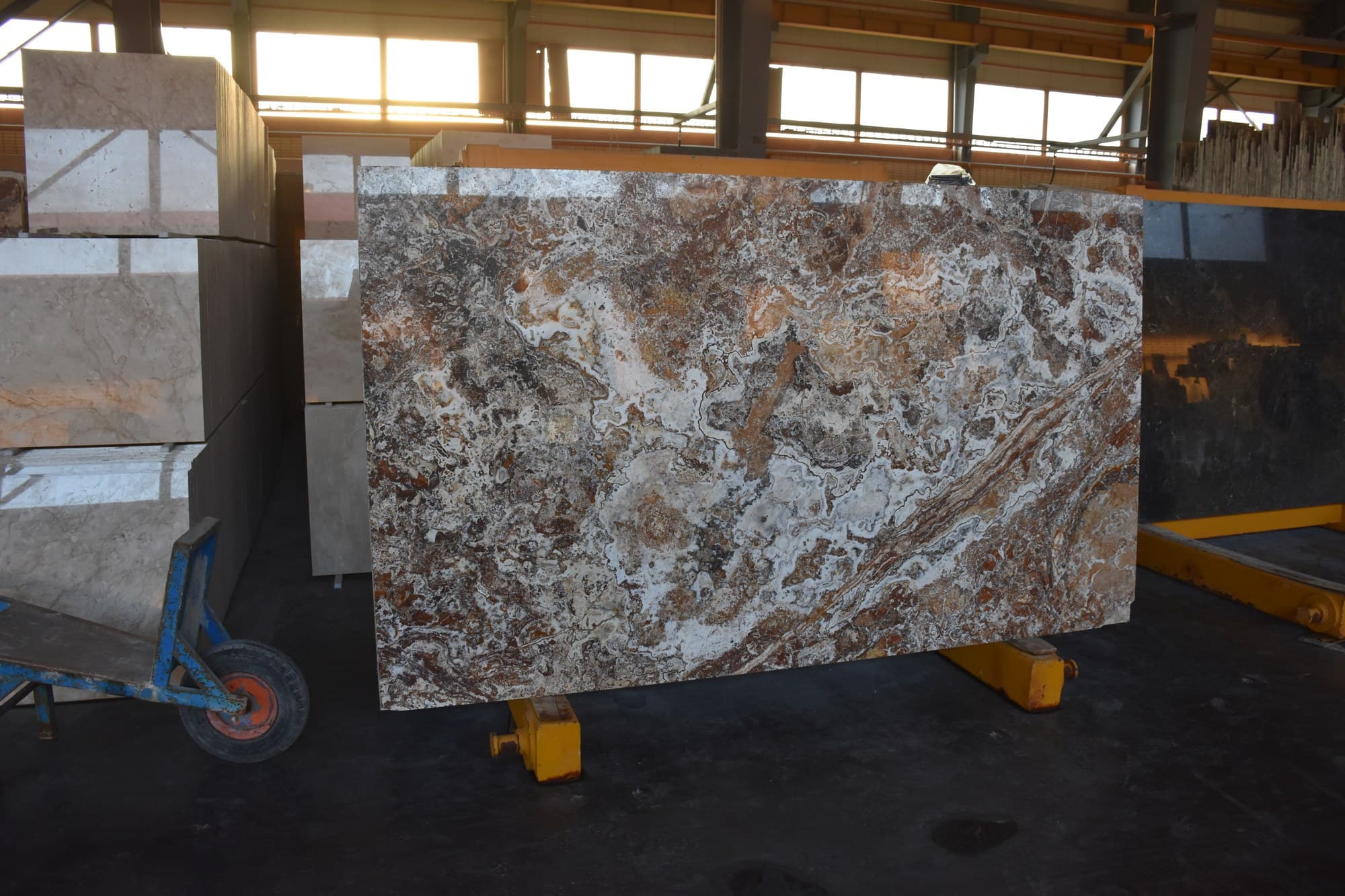 Traonyx marble - Premium natural stone surface