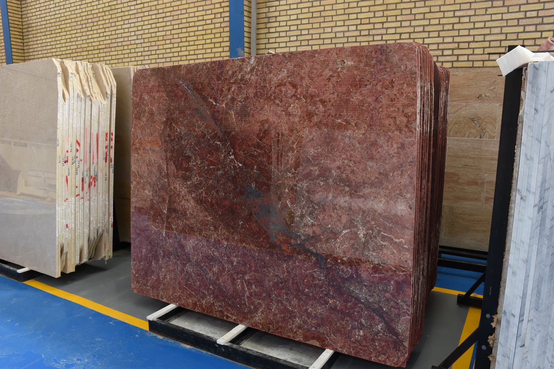 Red Marble marble - Premium natural stone surface